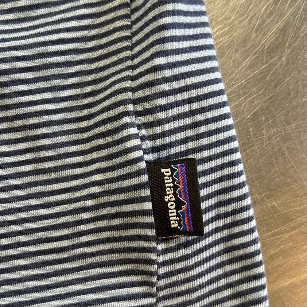 Patagonia short sleeve polo shirt.  L - Picture 8 of 9